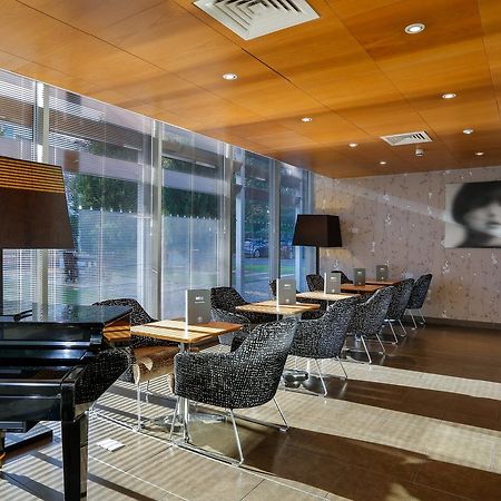 Beales Hotel Хатфилд Экстерьер фото