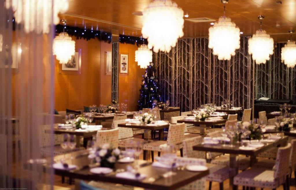 Beales Hotel Хатфилд Экстерьер фото