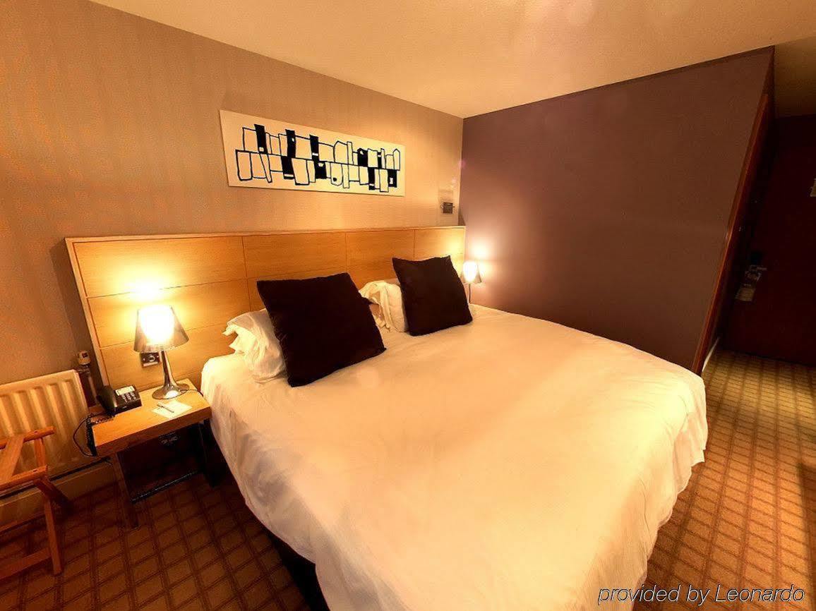 Beales Hotel Хатфилд Номер фото